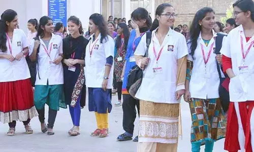 బీఎస్సీ నర్సింగ్ స్టూడెంట్స్‌కు గుడ్ న్యూస్.. ఆ నిబంధన తొలగింపు