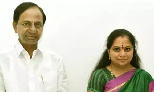 కవితకు నోటీసులపై కేసీఆర్ రియాక్షనేంటి?