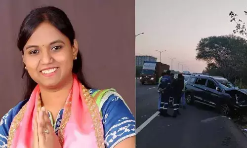 ఇద్దరికి లొకేషన్ పంపిన MLA లాస్య పీఏ ఆకాష్