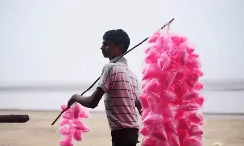పిల్లలకు పీచు మిఠాయి కొనిస్తున్నారా.. ప్రాణాలకే ప్రమాదం