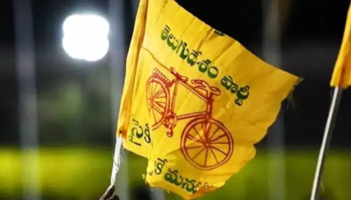 టీడీపీకి బిగ్ షాక్.. పార్టీకి కీలక నేతల రాజీనామా