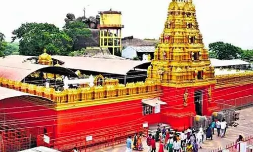 కొండగట్టు ఘాట్‌రోడ్డులో మరో ప్రమాదం.. నలుగురికి గాయాలు