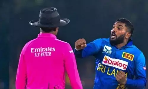 అంపైర్‌పై హసరంగ విమర్శలు.. వేటు వేసిన ఐసీసీ