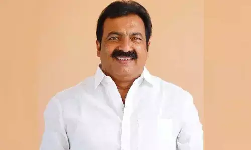 టికెట్ ఇవ్వని పవన్ కల్యాణ్.. కార్యకర్తల ముందే కన్నీరు పెట్టుకున్న బాబు..!