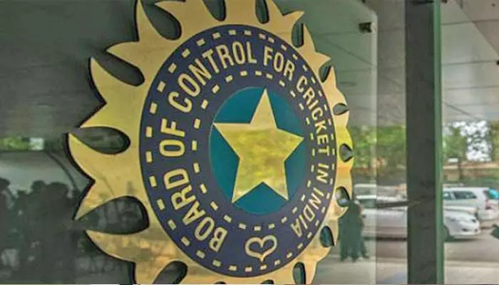 టెస్టులు ఆడే క్రికెటర్లకు బీసీసీఐ బంఫర్ ఆఫర్?.. ఆ దిశగా బోర్డు కసరత్తు టెస్టులు ఆడే క్రికెటర్లకు బీసీసీఐ బంఫర్ ఆఫర్?.. ఆ దిశగా బోర్డు కసరత్తు