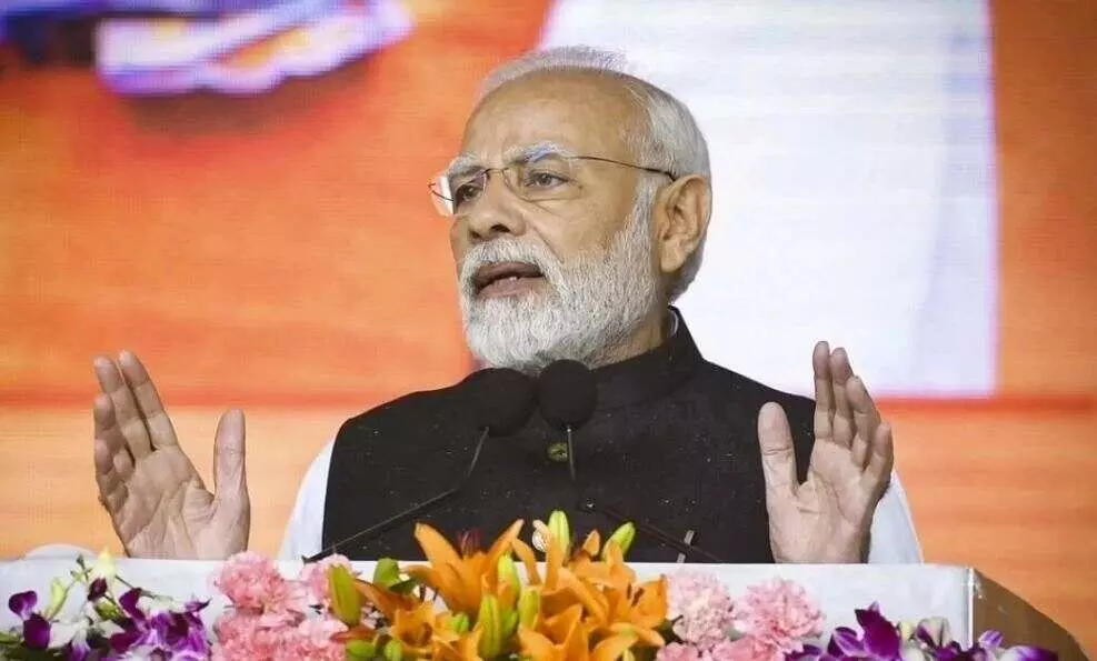 ఆర్టికల్ 370 రద్దు తర్వాత తొలిసారి ప్రధాని మోడీ కశ్మీర్ లోయ పర్యటన ఆర్టికల్ 370 రద్దు తర్వాత తొలిసారి ప్రధాని మోడీ కశ్మీర్ లోయ పర్యటన