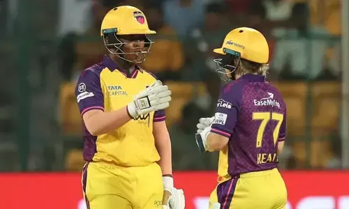 బోణీ కొట్టిన యూపీ.. ముంబైపై 7 వికెట్ల తేడాతో విజయం