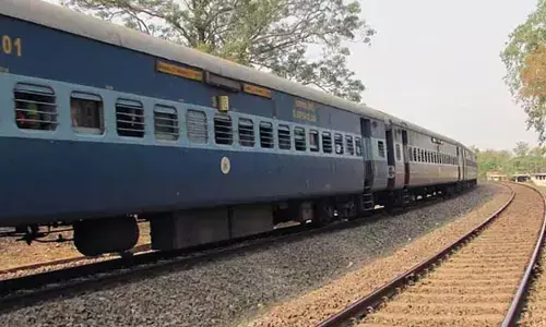 దేశవ్యాప్తంగా నిలిచిపోనున్న రైల్వే సేవలు!