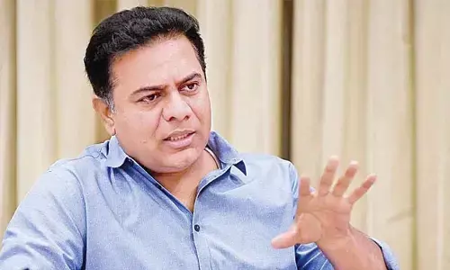 BREAKING: బాధ్యతను మరిచి కాంగ్రెస్ రాజకీయలు చేస్తోంది: మాజీ మంత్రి కేటీఆర్ ఘాటు వ్యాఖ్యలు