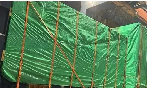 పాక్ ఓడ ముంబైలో నిలిపివేత: అందులో సరుకు చూసి అధికారుల షాక్