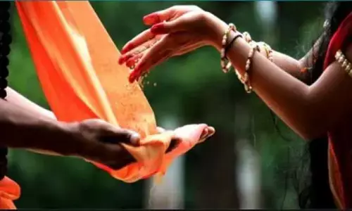 హోలీ రోజు పొరపాటున కూడా ఈ వస్తువులను దానం చేయకండి..