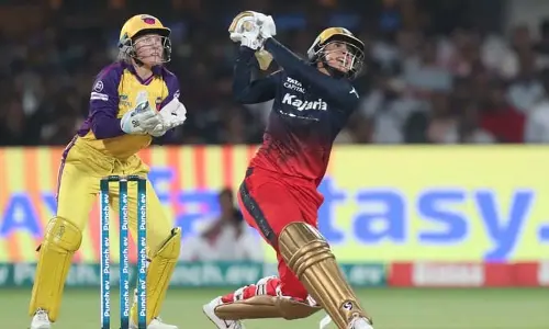 స్మృతి మంధాన, ఎల్లీస్ పెర్రీ మెరుపులు.. యూపీ ముందు భారీ టార్గెట్