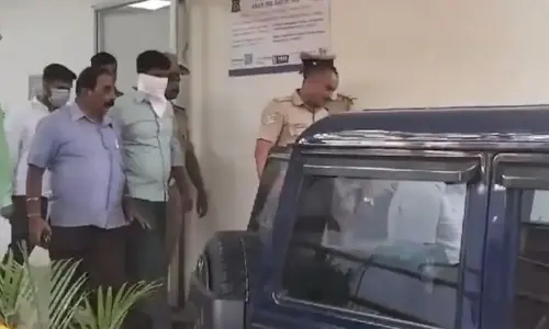 పాక్ అనుకూల నినాదాలు.. ముగ్గురి అరెస్టు