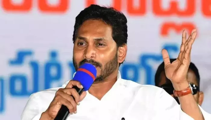 టీడీపీది ఆ రెండు రాష్ట్రాల కాపీ మేనిఫెస్టో: CM జగన్ సంచలన వ్యాఖ్యలు