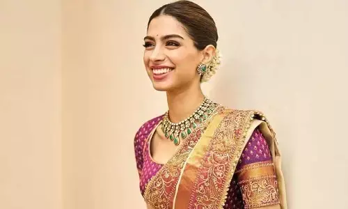 Khushi Kapoor : కట్టుబొట్టులో తల్లి అతిలోక సుందరి మరిపిస్తున్న ఖుషీ కపూర్