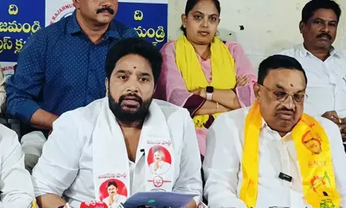 సిద్ధం సభలో ఎంపీ పై ఫైర్ అయిన ఆదిరెడ్డి.. ఎందుకో తెలిస్తే షాక్ అవ్వాల్సిందే?