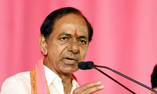 కష్టకాలంలో పార్టీని వదిలి.. స్వార్థానికి పోతున్నారు: కేసీఆర్