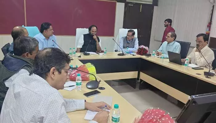 రాష్ట్రానికి చేరుకున్న ఎన్డీఎస్ఏ NDSA.. ఇరిగేషన్ ఆఫీసర్లతో మరోసారి భేటీ రాష్ట్రానికి చేరుకున్న ఎన్డీఎస్ఏ NDSA.. ఇరిగేషన్ ఆఫీసర్లతో మరోసారి భేటీ