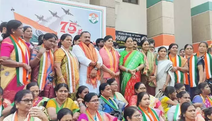 కష్టపడ్డొళ్లందరికీ పదవులు వస్తయ్: మంత్రి కొండా సురేఖ కష్టపడ్డొళ్లందరికీ పదవులు వస్తయ్: మంత్రి కొండా సురేఖ