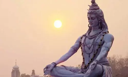 మహాశివరాత్రి రోజు శివున్ని ఎలా ప్రసన్నం చేసుకోవాలి.. ఈ పూజా విధానం తెలుసుకోండి..
