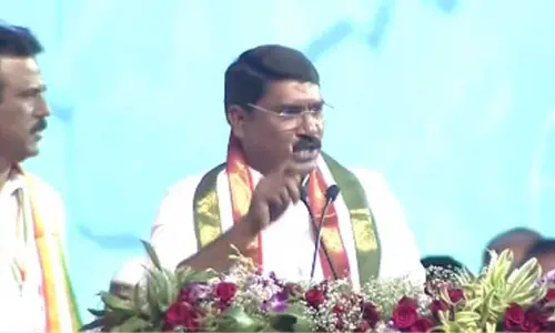 ఆ పేరుతో పులి తిరుగుతుంది.. సంపత్ కుమార్ సంచలన వ్యాఖ్యలు
