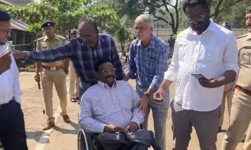 జైలు నుంచి సాయిబాబా రిలీజ్: ఆరోగ్య పరిస్థితిపై ఆందోళన