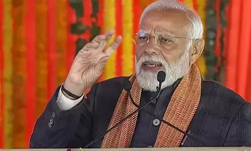 కాంగ్రెస్ కశ్మీర్‌ను తప్పుదారి పట్టిస్తోంది: ప్రధాని మోడీ విమర్శలు