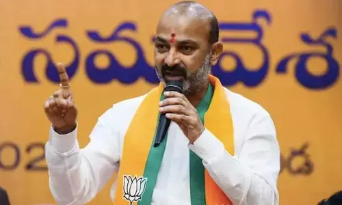 చిప్పలు కడిగే నిన్ను మంత్రిని చేసింది ప్రజలే.. కేటీఆర్‌పై బండి సంజయ్ సీరియస్