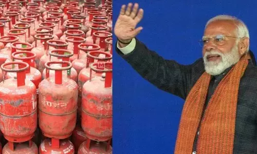 ఎల్పీజీ సిలిండర్లపై రూ.100 తగ్గింపు.. ‘ఉజ్వల’ సిలిండర్ రూ.500 మాత్రమే