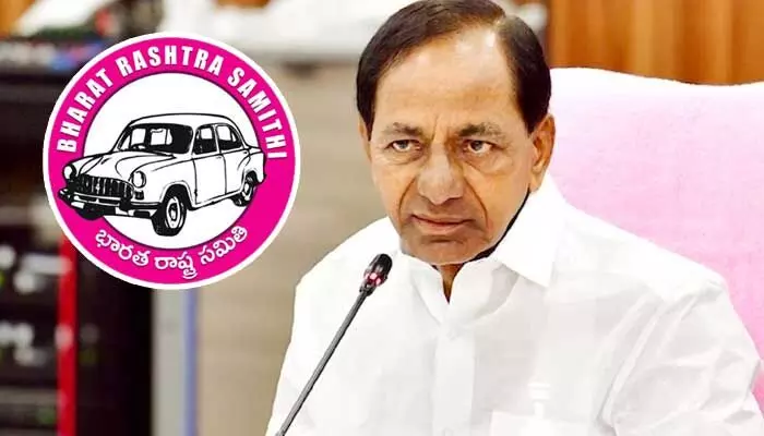 బీఆర్ఎస్ కొత్త స్ట్రాటజీ.. ‘లోక్సభ’లో పోటీచేసే నేతలకు బంపరాఫర్ బీఆర్ఎస్ కొత్త స్ట్రాటజీ.. ‘లోక్సభ’లో పోటీచేసే నేతలకు బంపరాఫర్