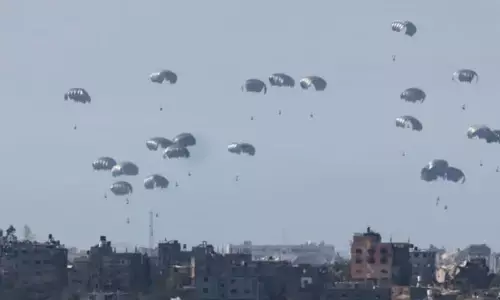 పారాచూట్ విఫలం: గాజాలో ఐదుగురు మృతి