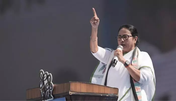 శభాష్ అరుణ్ గోయల్: మాజీ ఎన్నికల కమిషనర్పై మమతా బెనర్జీ ప్రశంసలు శభాష్ అరుణ్ గోయల్: మాజీ ఎన్నికల కమిషనర్పై మమతా బెనర్జీ ప్రశంసలు