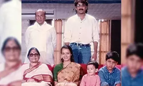 అక్కినేని ఫ్యామిలీ ఫొటో వైరల్.. అఖిల్ ఉన్నంత హ్యాపీగా నాగచైతన్య లేడేంటి!