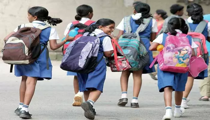 బరువు తగ్గనున్న బడి పుస్తకాలు బరువు తగ్గనున్న బడి పుస్తకాలు
