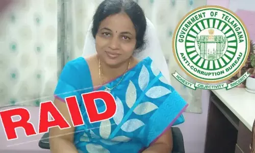 BREAKING: జమ్మికుంట తహసీల్దార్ ఇంటిపై ఏసీబీ దాడులు.. కొనసాగుతున్న సోదాలు
