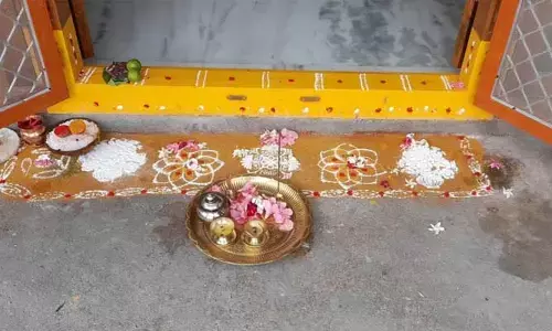 ఇంటి గుమ్మాన్ని ఎందుకు పూజిస్తారు.. వాస్తుశాస్త్రం ఏం చెబుతుంది..