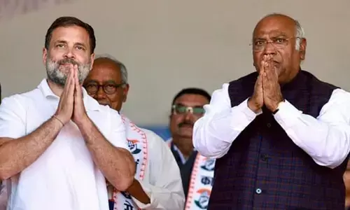 మహిళలకు ఏడాదికి రూ.లక్ష, ఉద్యోగాల్లో 50శాతం రిజర్వేషన్: ‘నారీ న్యాయ్’ హామీ ప్రకటించిన కాంగ్రెస్