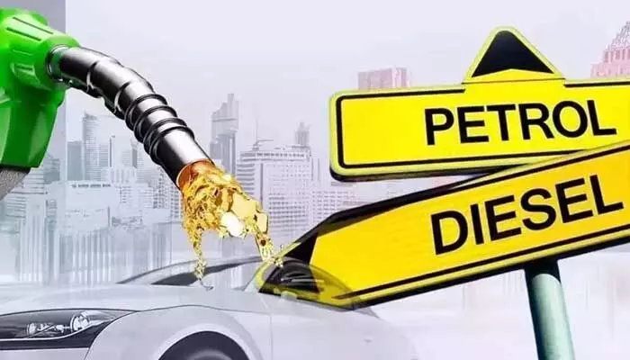 Today Petrol, Diesel Rates: నేడు తెలుగు రాష్ట్రాల్లో పెట్రోల్, డీజిల్ ధరలు ఎలా ఉన్నాయంటే?