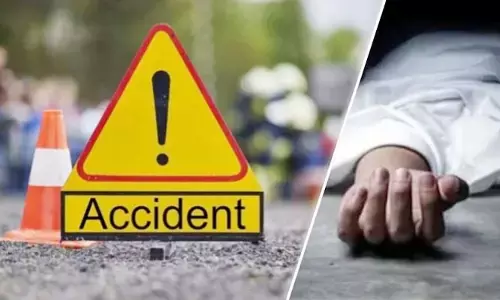 BREAKING: ఔటర్ రింగ్ రోడ్డుపై ఘోర రోడ్డు ప్రమాదం.. స్పాట్‌లోనే లారీ డ్రైవర్ దుర్మరణం