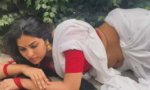 రేపు చేస్తామన్నారు.. అమ్మనాన్న చూస్తారని అర్థరాత్రి బాత్రూమ్ షవర్‌ కింద   అది పెట్టి అలా చేశా: బిగ్‌బాస్ బ్యూటీ