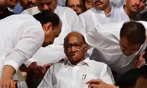 పోస్టర్లపై శరద్ పవార్ పేరు, ఫొటోలు వాడొద్దు: అజిత్ వర్గానికి సుప్రీంకోర్టు వార్నింగ్