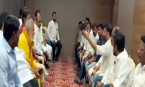 తిరుపతి అభ్యర్థికే సీటు ఇవ్వాలి.. లేదంటే గాజులు, చీరలు పంపుతారు..!