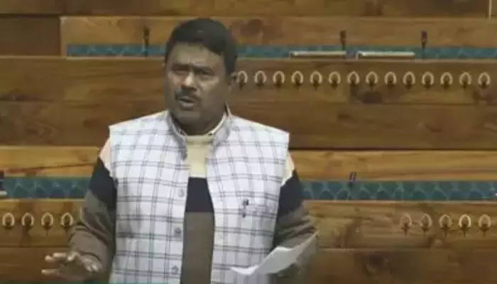 కాంగ్రెస్లో ముస్లింలను బానిసల్లా చూస్తున్నారు.. ఎంపీ కామెంట్స్ కాంగ్రెస్లో ముస్లింలను బానిసల్లా చూస్తున్నారు.. ఎంపీ కామెంట్స్
