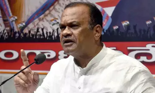 ప్రత్యేక విమానాల్లో ఢిల్లీకి బీఆర్ఎస్ నాయకులు.. మంత్రి కోమటిరెడ్డి కీలక వ్యాఖ్యలు