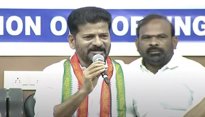 కేసీఆర్ నాటిన గంజాయి మొక్కలు పీకేస్తున్నా.. మీట్ ది ప్రెస్లో సీఎం సంచలన కామెంట్స్ కేసీఆర్ నాటిన గంజాయి మొక్కలు పీకేస్తున్నా.. మీట్ ది ప్రెస్లో సీఎం సంచలన కామెంట్స్