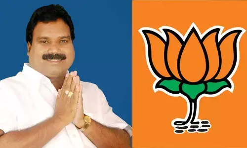 బీజేపీలో చేరిన ఆరూరి రమేశ్.. కండువా కప్పిన కిషన్ రెడ్డి