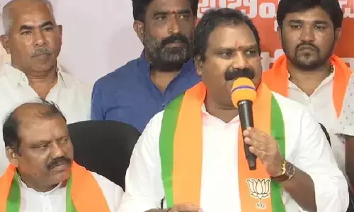 BJP: బీజేపీలో చేరిన బీఆర్ఎస్ మాజీ ఎమ్మెల్యే ఆరూరి రమేష్.. ఆయన ఫస్ట్ రియాక్షన్ ఇదే!