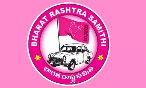 పదేళ్లుగా జిల్లాలో మాజీ మంత్రి హవా.. ఉద్యమకారులకు టికెట్లు రాకుండా అడ్డగింత!