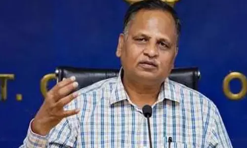 వెంటనే లొంగిపోండి: ఆప్ నేతకు సుప్రీంకోర్టు ఆదేశాలు