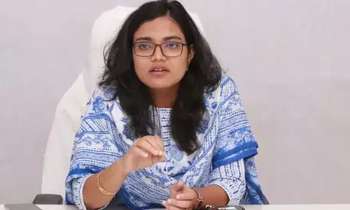 అనుమతి లేకుండా బ్యానర్లు,హోర్డింగులు పెట్టరాదు:అదితి సింగ్